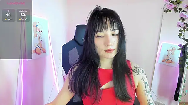 Snapshot of AliceeinWonderlanddd chatting on 07/13/26, 01:52 AliceeinWonderlanddd online show from 07/13/26, 01:52