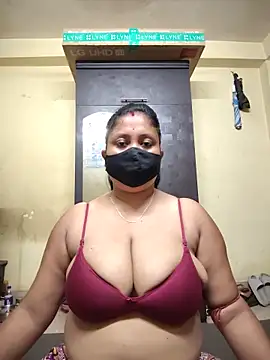 Snapshot of Curvy_Trisha chatting on 05/24/26, 02:33 Curvy Trisha online show from 05/24/26, 02:33