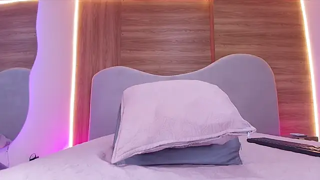 shaina adams online show from 02/24/26, 12:03