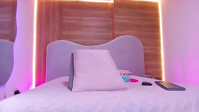 shaina adams online show from 03/03/26, 12:00