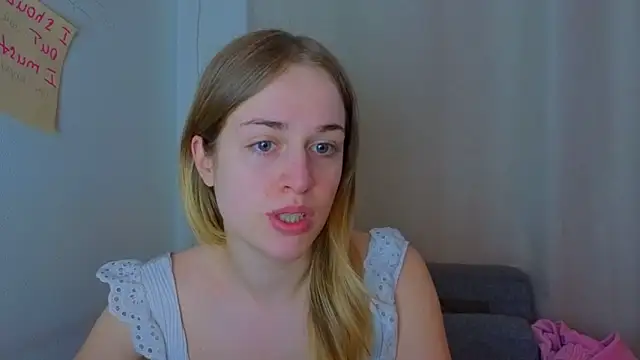 Snapshot of AnneRiver chatting on 04/01/26, 05:41 AnneRiver online show from 04/01/26, 05:41