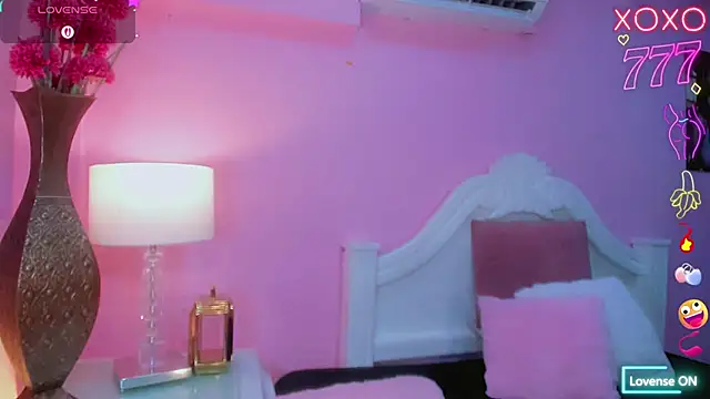 Maia Hotts online show from 04/05/26, 08:28