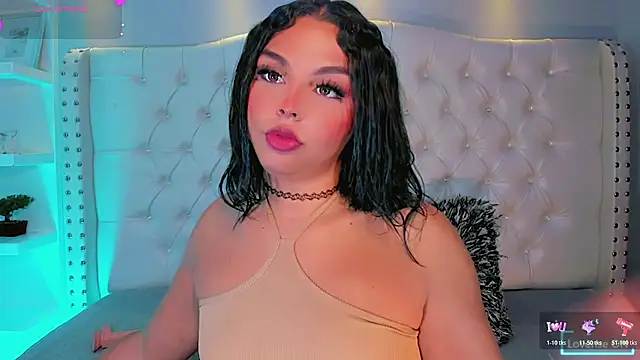 Snapshot of Maia_Hotts chatting on 06/27/26, 08:03 Maia Hotts online show from 06/27/26, 08:03