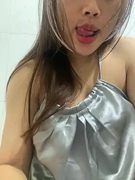 Emxinhka1 online show from 03/22/26, 11:41