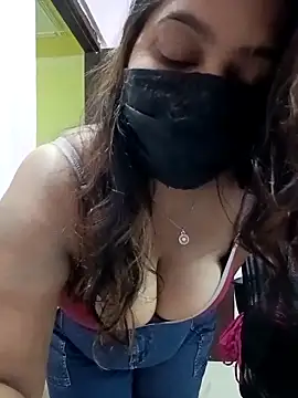 Aliya Hott online show from 04/08/26, 03:39