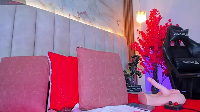 PixzyMartinez online show from 04/18/26, 12:42