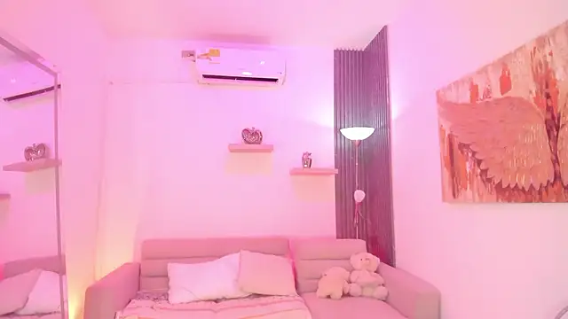 TAHIELA  online show from 02/13/26, 10:44