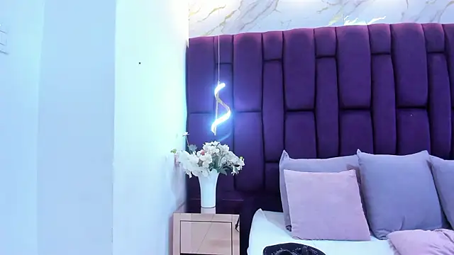 crystalstonee online show from 03/11/26, 10:16