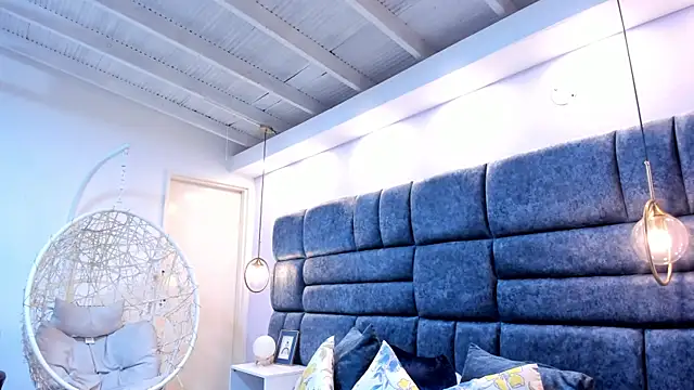 crystalstonee online show from 03/31/26, 08:09