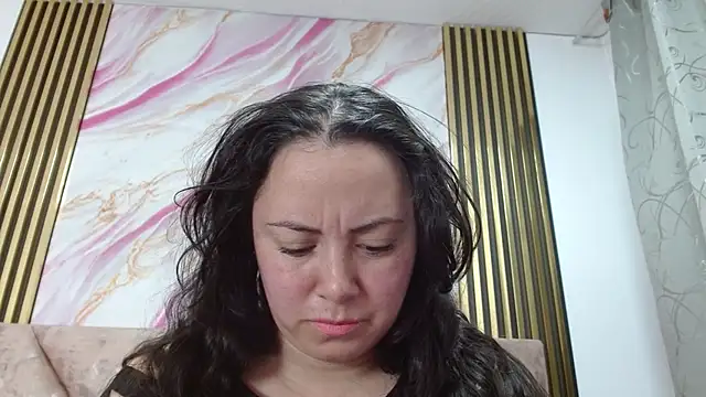 Snapshot of ElaMurray02 chatting on 04/30/26, 12:22 ElaMurray02 online show from 04/30/26, 12:22