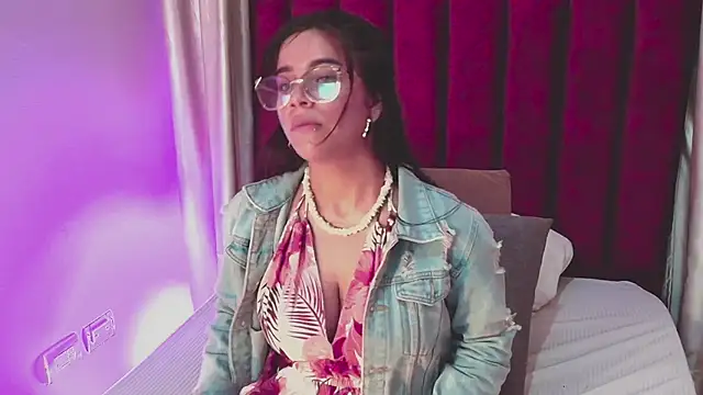 VaiaLowell online show from 02/20/26, 07:03