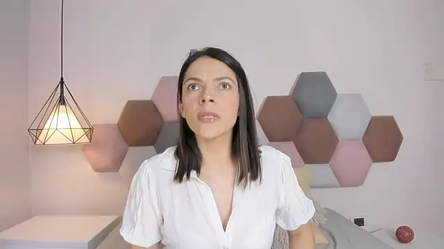 AnnaBroooks online show from 04/09/26, 11:54