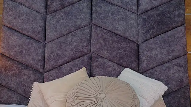 AnnieRouse   online show from 04/01/26, 11:44