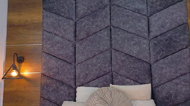 AnnieRouse   online show from 04/09/26, 11:37