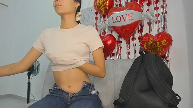 velvetluna  online show from 02/20/26, 11:11