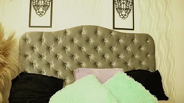 katt eyes  online show from 03/31/26, 01:11