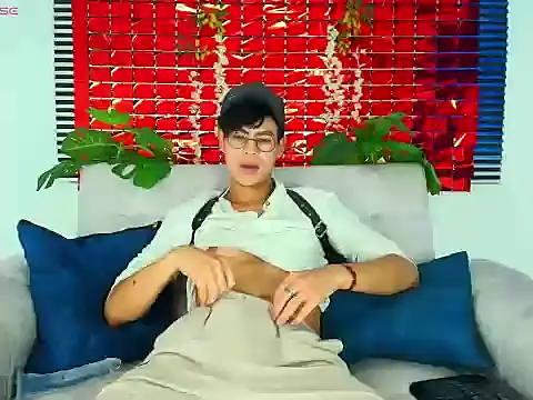 ThiiagoSaeenz online show from 02/16/26, 03:57