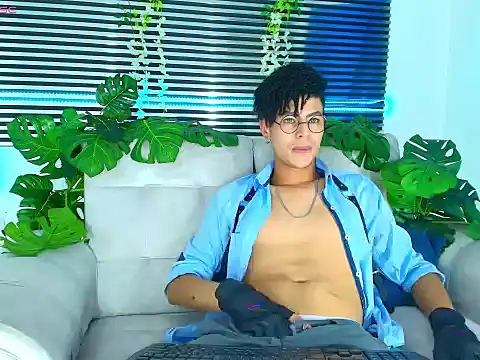 ThiiagoSaeenz online show from 03/16/26, 02:39