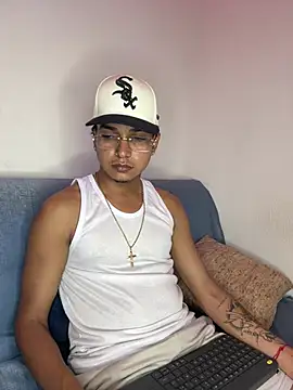 paulhot11 online show from 04/16/26, 02:56