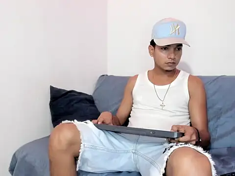 paulhot11 online show from 04/18/26, 12:58