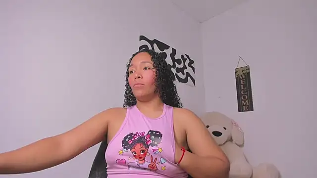 Nia13 online show from 04/13/26, 05:57