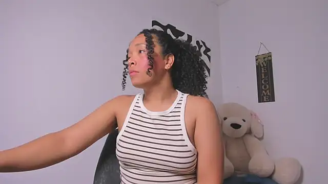 Nia13 online show from 04/29/26, 03:43