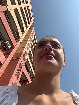 MiaTee online show from 04/18/26, 02:15