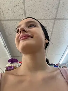 MiaTee online show from 04/22/26, 02:03