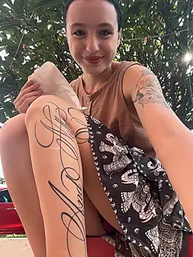 MiaTee online show from 04/24/26, 02:03