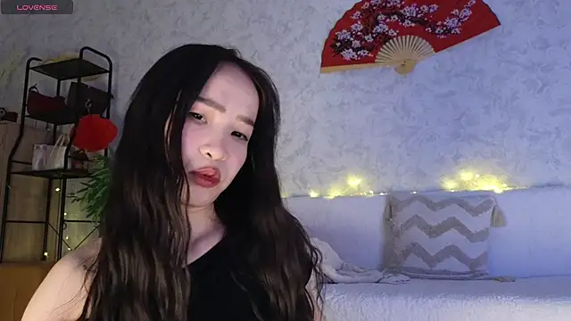 saya li11 online show from 02/19/26, 04:14