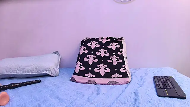 melany roberts  online show from 02/12/26, 03:12