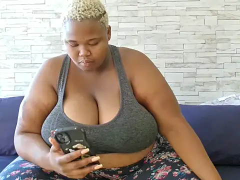 Snapshot of BustyBmw chatting on 03/09/26, 08:29 BustyBmw online show from 03/09/26, 08:29