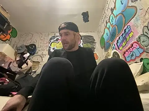 Snapshot of gothboiplzty chatting on 05/05/26, 11:35 gothboiplzty online show from 05/05/26, 11:35