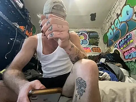 gothboiplzty online show from 08/05/26, 04:21