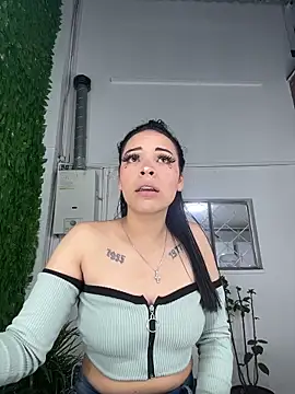 cristal  violetaa online show from 02/11/26, 03:22