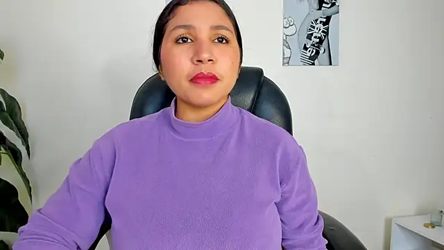 Victoria Rosee online show from 02/04/26, 12:33