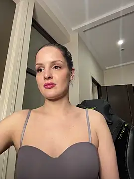 Evayra online show from 04/19/26, 06:10