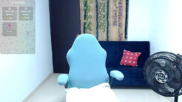 amelie rose   online show from 07/24/26, 04:21