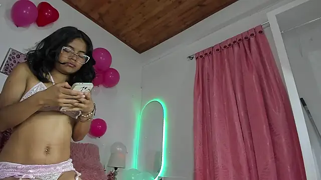 luna velveth online show from 02/12/26, 01:22