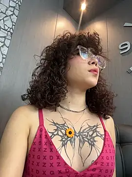 luci butterfly online show from 02/04/26, 08:25