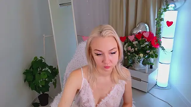 Audrey Kiss online show from 02/08/26, 07:12