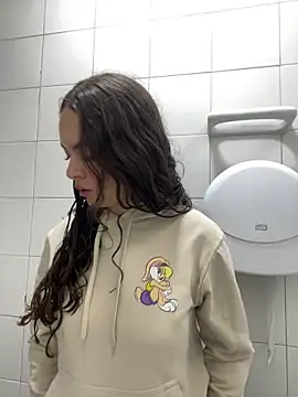 Annie bonnie  online show from 04/21/26, 11:38