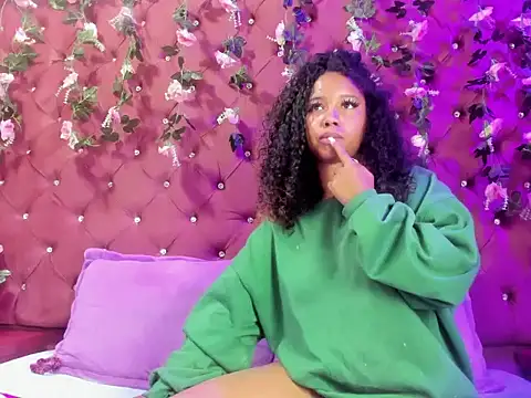 Lunaa Brunettee online show from 02/05/26, 03:11