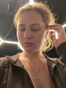 Snapshot of AsynaYuuki chatting on 02/24/26, 07:34 AsynaYuuki online show from 02/24/26, 07:34