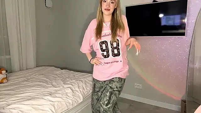 Between Eeys online show from 02/01/26, 03:10