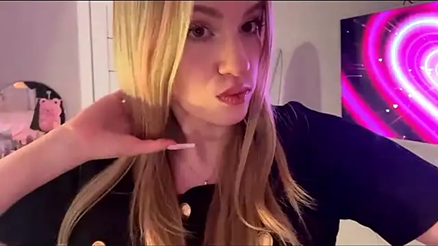 Between Eeys online show from 03/09/26, 03:16