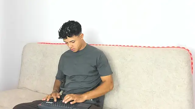  Alex Colton online show from 04/02/26, 10:07