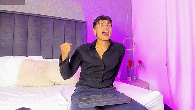 Alejandroo Montenegro online show from 07/10/26, 05:34