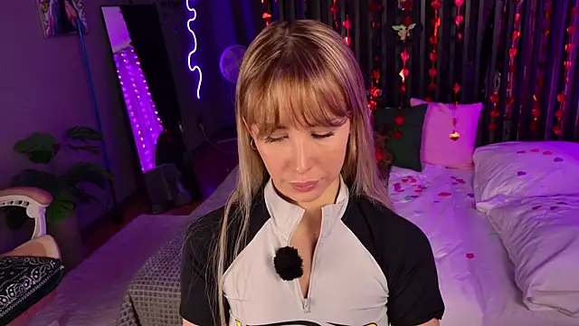 Snapshot of plugmyHDMI chatting on 02/09/26, 07:07 plugmyHDMI online show from 02/09/26, 07:07