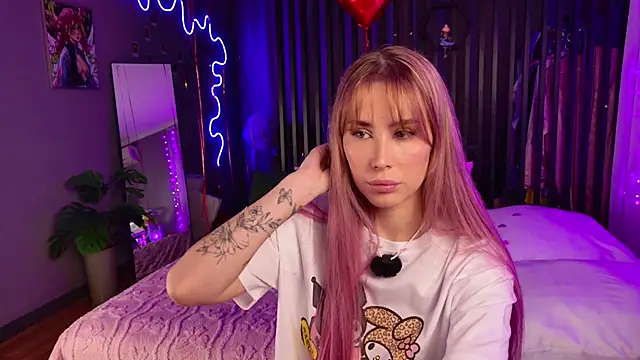 Snapshot of plugmyHDMI chatting on 02/16/26, 07:54 plugmyHDMI online show from 02/16/26, 07:54